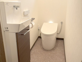 トイレリフォーム 明るくスタイリッシュに生まれ変わったレストルーム